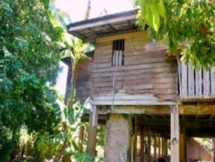 เรือนนางสมศรี จีนเพชร